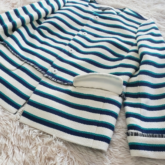 EUC Talbots Fully lined.. size 8 blazer. White/blue/green - Picture 9 of 16